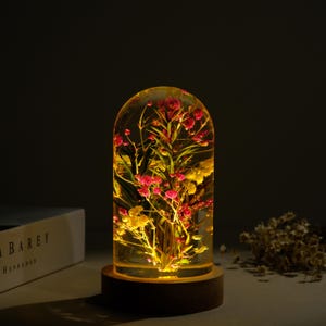 Dried Flower Epoxy Resin Lamp – Handmade Wooden Night Light | Custom Nature-Inspired Lamp for Home Decor, Christmas Gift & Resin Art Lovers